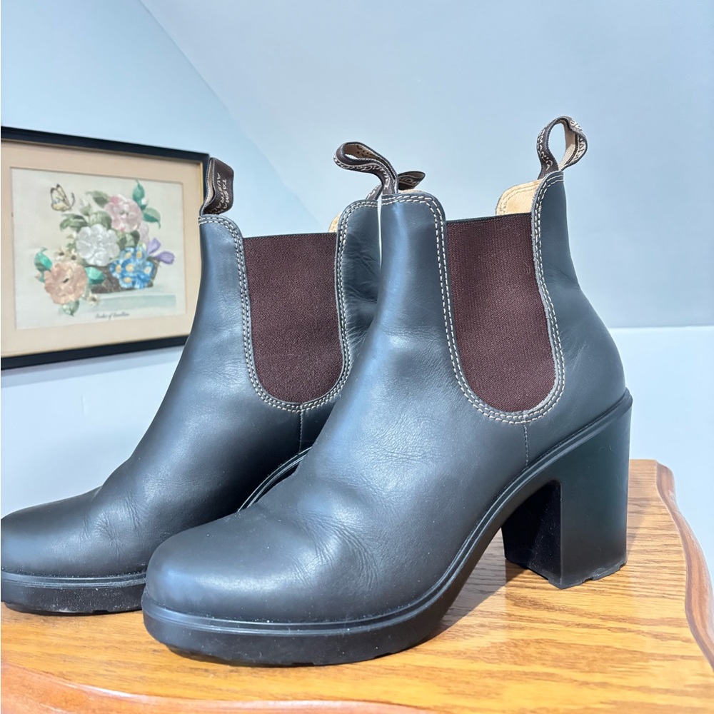 Blundstone High Heeled Chelsea Boot | Size 10.5 | EUC